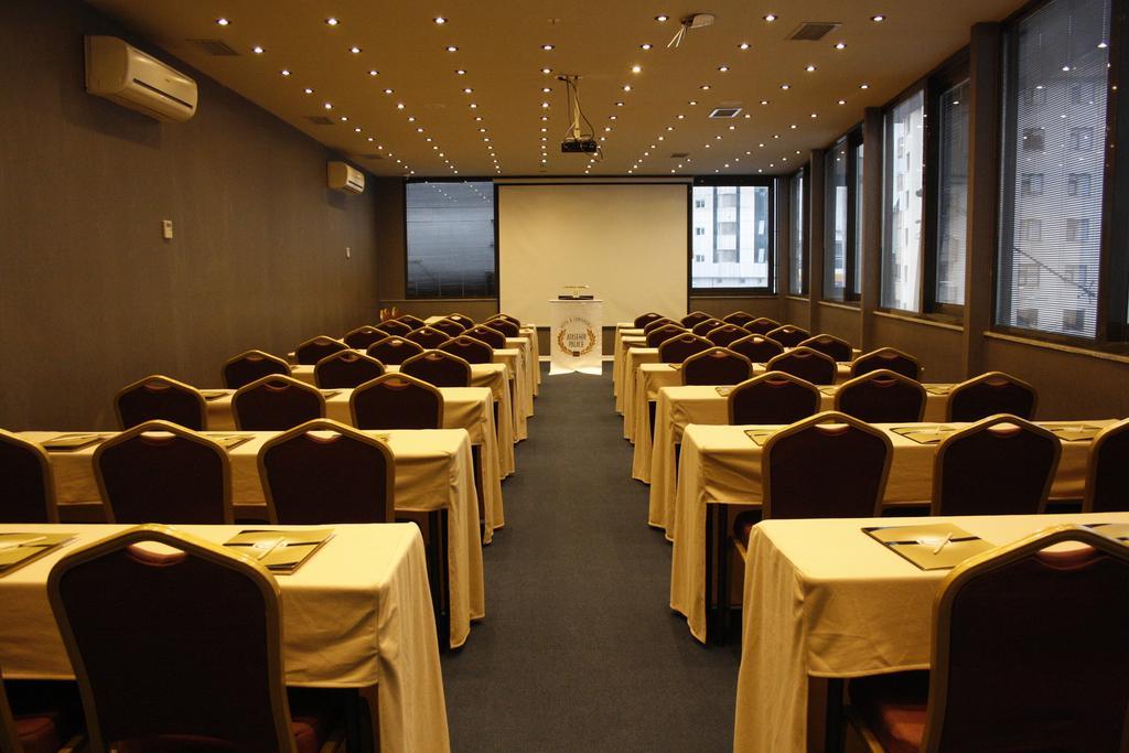 Atasehir Palace Hotel & Conference Istanboel Buitenkant foto