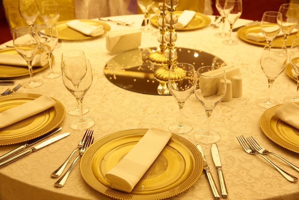 Atasehir Palace Hotel & Conference Istanboel Buitenkant foto