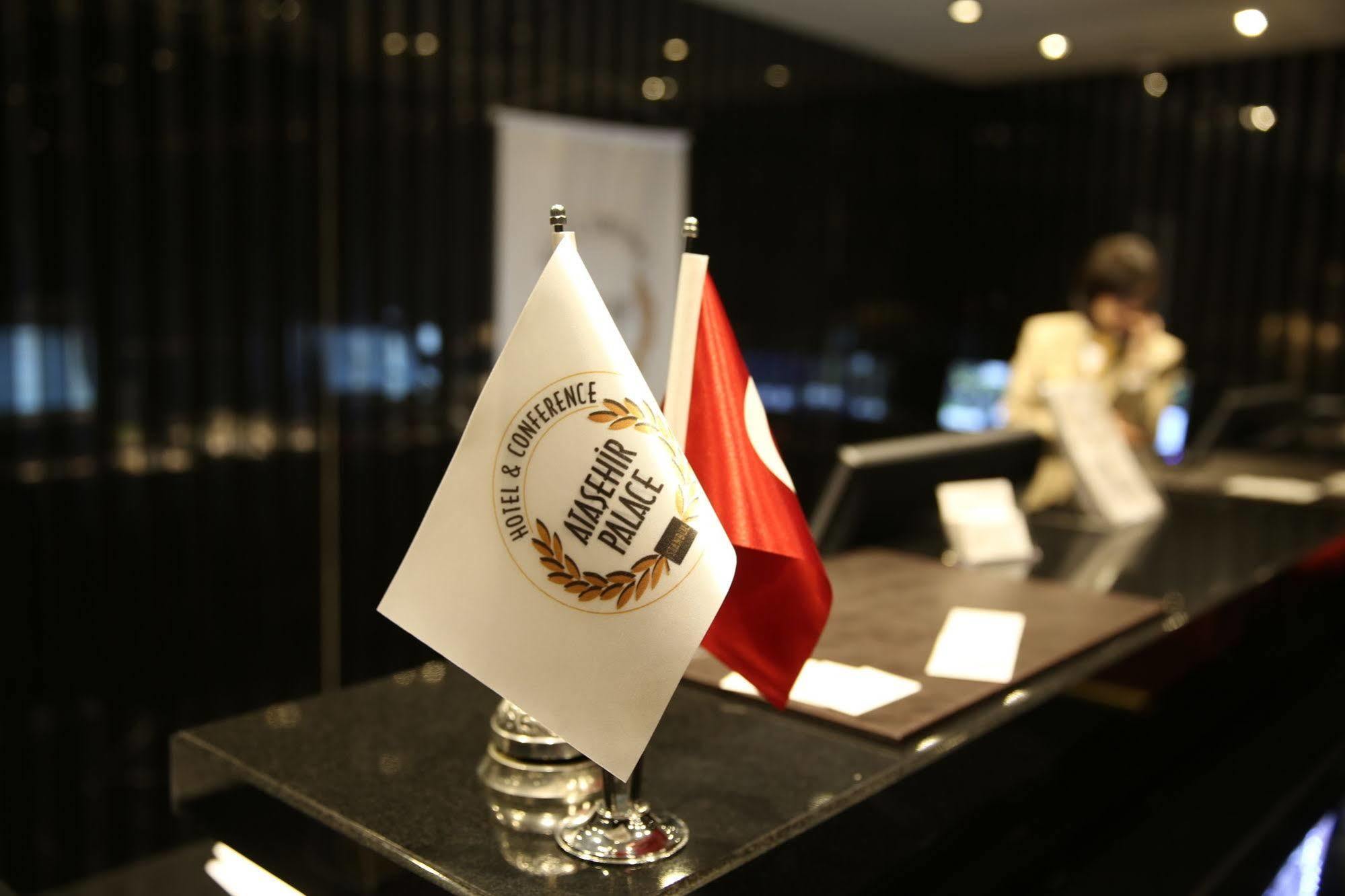 Atasehir Palace Hotel & Conference Istanboel Buitenkant foto